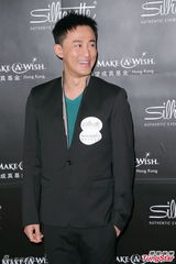 组图：林峰不谈与吴千语游太空 否认抢粉丝手机