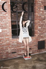 高清组图：韩星尹胜雅时尚写真 水灵秀气清丽甜美