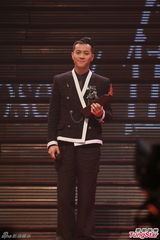 组图：陈奕迅第10次拿奖无趣 何韵诗力压容祖儿