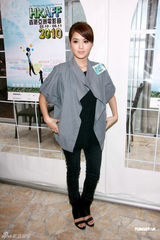 组图：官恩娜任港电影节大使 关锦鹏拍青春题材电影