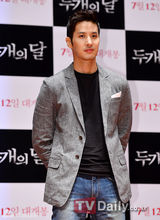 组图：《两个月亮》试映朴寒星金基石亲密互动