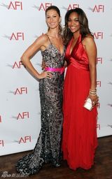 高清：摩根-弗里曼获终身成就奖 吉赛尔-邦辰道贺