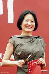 组图：林青霞助阵珠宝展雍容华贵 MaggieQ性感迷人