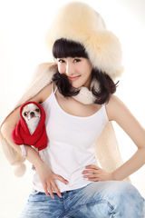 组图：郑亦桐冬日写真清新暖意盎然