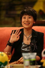 高清图：海清高峰做客黄加李泡畅聊世界杯