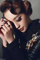 组图：车模曹阳浓情旧上海风韵写真