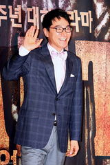 幻灯：SBS新剧《GIANT》发布会 李凡秀朴珍熙助阵