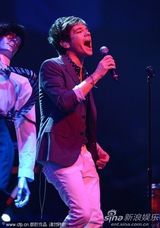 组图：MTV欧洲音乐大奖 FUN乐队激情献唱