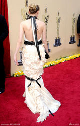 高清组图：奥斯卡红毯 戴安-克鲁格亮相气质迷人