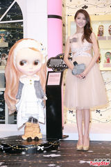 组图：吴千语粉色公主裙亮相 气质优雅甜美十足