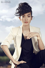 组图：李晟变身职场女强人 抛开甜美气场十足