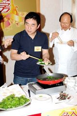 高清组图：吕方自嘲隐世厨师 避谈感情先搞好事业