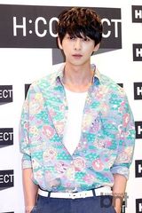 组图：SHINee等众星亮相时装品牌开店仪式