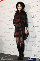 组图：崔振赫李允智出席设计师池春熙秀展