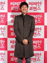 高清图：崔江熙李善均出席《吝啬罗曼史》发布会