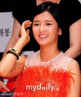 组图：南宝拉金智英等出席新片《恐怖故事》首映