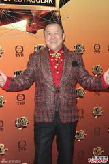 组图：TVB新春庆典众星云集 谢天华披肩发搞怪