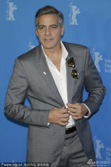 组图：《古迹卫士》克鲁尼与马特达蒙搭肩搞怪