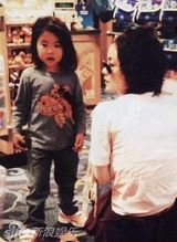 组图：王菲微博晒窦靖童旧照 感叹大女初长成 