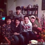 组图：众星欢乐庆圣诞 Angela可爱林志玲性感