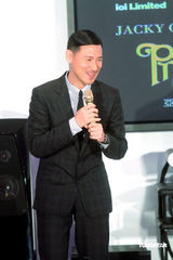 幻灯：张学友推全新大碟 因版税问题或将被无线封杀