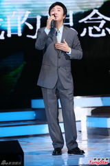 组图：费玉清最终场演唱会 预多陪伴年迈父亲