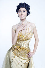 组图：袁志博舞动“四季歌”