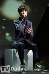 组图：SISTAR孝琳M字腿惹火 EXO小分队抒情回归