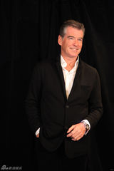 组图：国际明星滑雪节慈善晚宴红毯