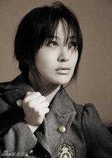 幻灯图：李菲儿全新个性写真 制服诱惑展另类性感