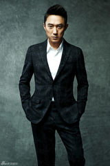 组图：王新写真展气场 演绎低调的奢华