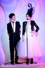 组图：中歌榜提名揭晓 尚雯婕李宇春等上演婚纱秀