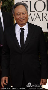 组图：《少年派》导演李安面带微笑亮相红毯