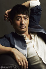 组图：郭晓冬时尚写真 沧桑大叔显成熟魅力