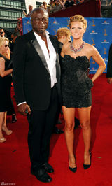 高清组图：艾美奖红毯 海蒂-克鲁姆光彩夺目