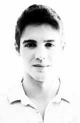 组图：《吸血鬼日记》主创黑白漫展照片曝光