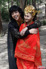 组图：金基范陈昱霖曝《吉祥天宝》吻戏NG20次