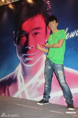 组图：许志安25周年演唱会落幕 郑秀文等捧场