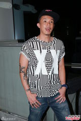 组图：乐易玲开生日派对 TVB花旦小生齐到贺