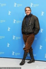 组图：《里斯本夜车》发布 主演争当表情帝