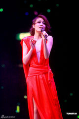 组图：容祖儿尾场演唱会性感热舞 动作狂野令人窒息 