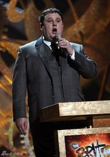 组图：全英奖经典瞬间 阿黛尔竖中指杰克逊淡定