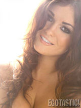 组图：英超宝贝为奥运拍性感写真半裸出镜