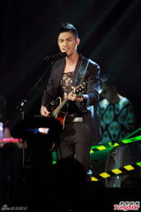 组图：关楚耀个唱邀张学友坐阵 遗撼谭咏麟未到