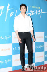 组图：SJ始源强仁等捧场刘智泰导演处女作