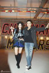 组图：高虎贾青助阵品牌时尚发布会