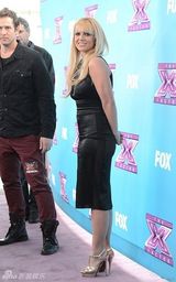 组图：布兰妮亮相美偶任评委 面容苍老甜姐儿不再