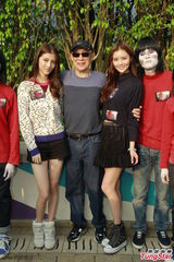 组图：吴千语亮相电影宣传 笑容优雅长腿性感