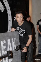 组图：朱茵怀孕一日九餐 黄贯中帮吃体重飙升