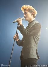 组图：SJ-M上海热力开唱 始源帅气有型赫海有爱